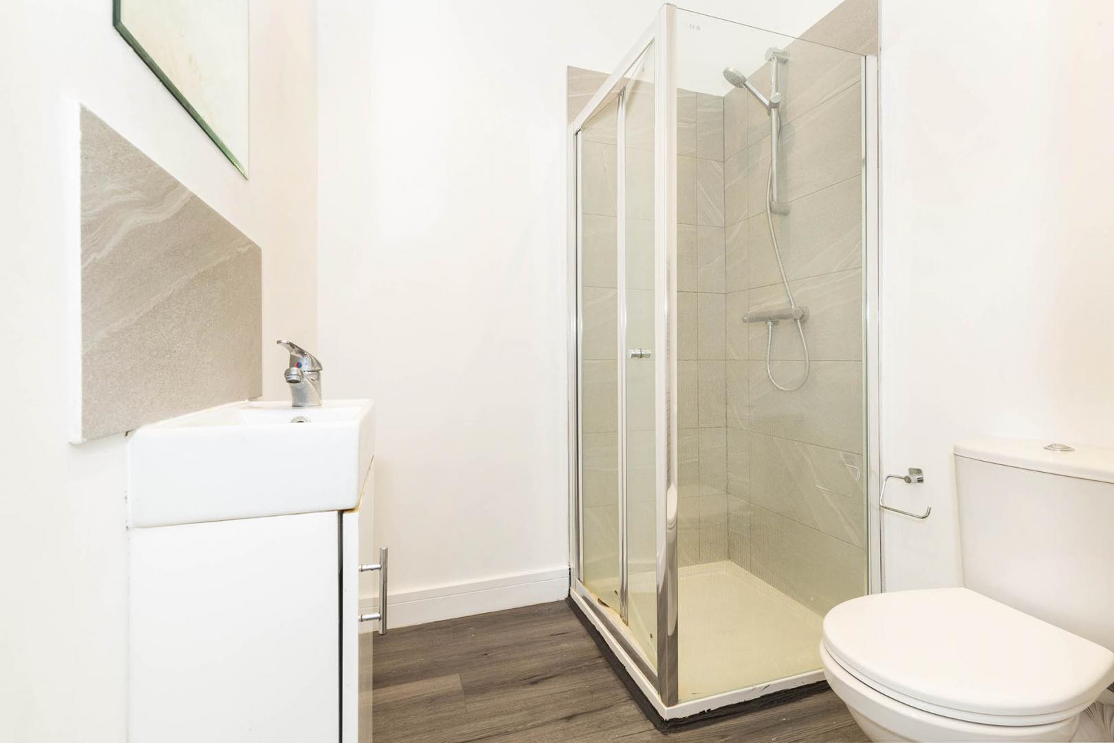 Modern Garden Apartment Gresham Gardens, Golders Green
